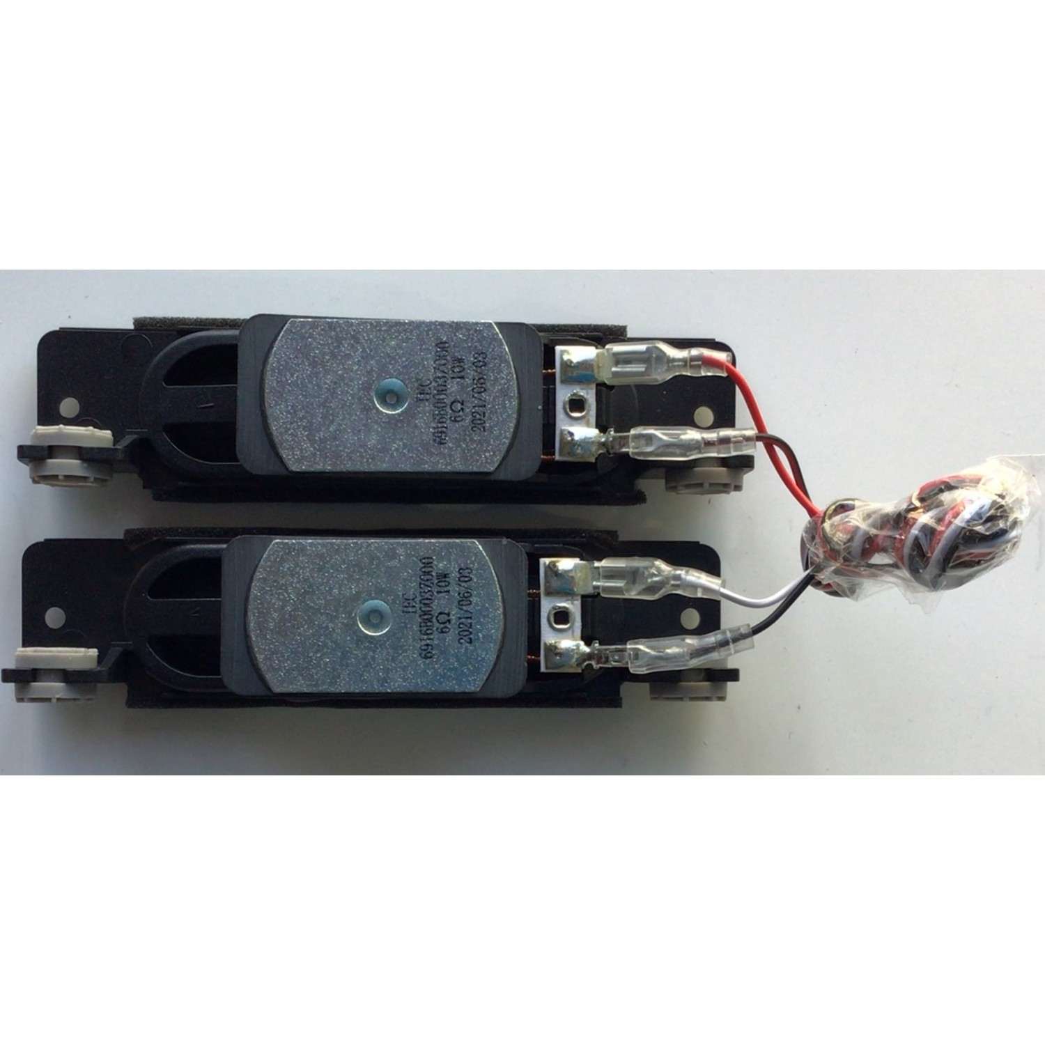 KIT DE BOCINAS PARA TV VIZIO ( 2 PZ ) / NUMERO DE PARTE 6916B0003Z000 / 6Ω 10W / PANEL V320BJ8-D03 REV.C1 / MODELO D32H-J09 LINID3KX - Imagen 3
